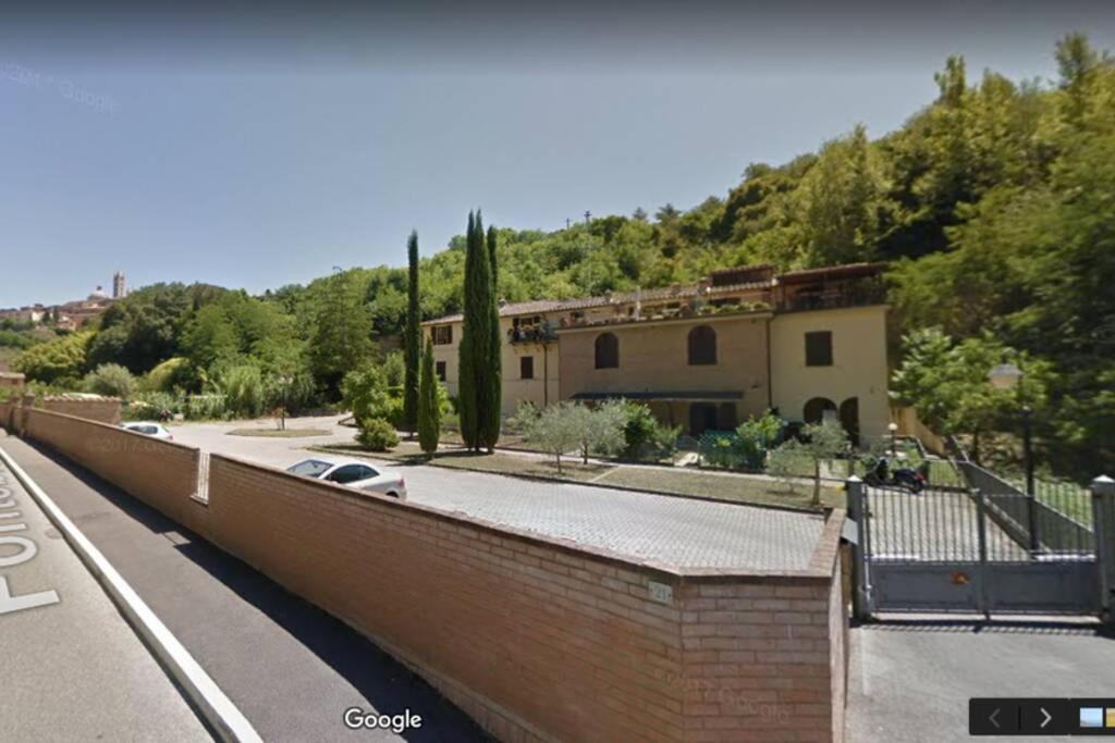 Casazappa - In Centro A Piedi, Parcheggio E Giardino Privato Leilighet Siena Eksteriør bilde